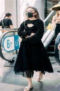 漂亮军医带崽离婚，绝嗣首长惊了畅销巨著