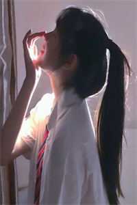 未婚妻让学弟白住我别墅，我让她全家破产全集