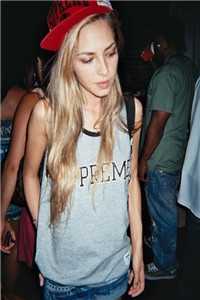 八零：禁欲厂长夜夜掐腰哄作精全文