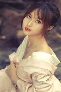 卿卿不语，花落有声爽文