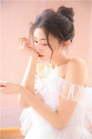 白天病秧子夫君，晚上疯批小叔子免费看