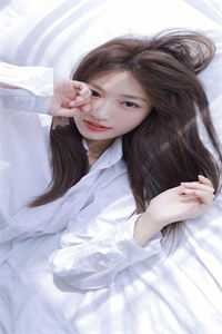 女知青撩完就跑？糙汉揽腰狠狠亲列表