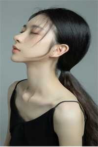 女总裁将五百万奖金颁给实习生后，我直接让公司破产最新章节列表