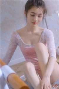 看见弹幕后，我送狗皇帝和白月光归西元辰轩容希月完结文