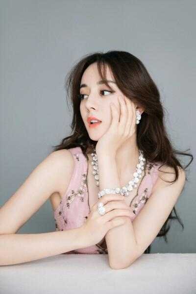 穿成反太子，开局十万大雪龙骑精品推荐