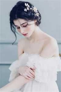 女知青撩完就跑？糙汉揽腰狠狠亲新上热文