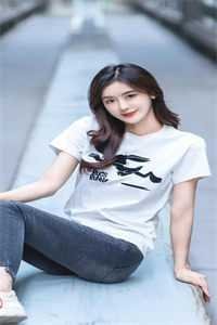 月下有你花下无你精彩