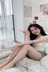 未婚妻让学弟白住我别墅，我让她全家破产最新章节