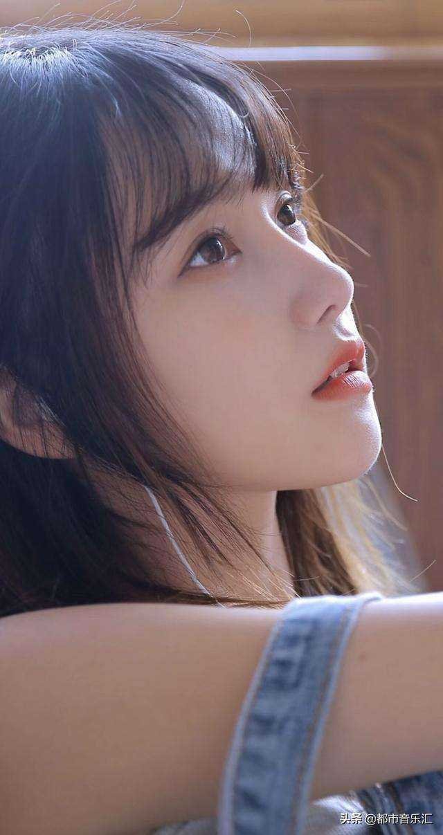 女知青撩完就跑？糙汉揽腰狠狠亲无删减全文