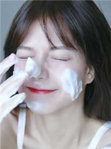 未婚妻让学弟白住我别墅，我让她全家破产by